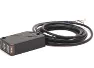 42BT-B1LBSN-F4 Sensor fotoeléctrico PHOTOSWITCH, serie 7000, supresión de fondo, LED infrarrojo, disipador (NPN) y fuente (PNP), conector micro QD de CC de 4 pines en cable flexible de 152 mm (6 pulgadas)