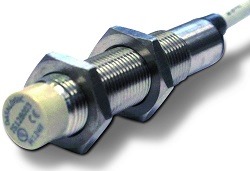 IS-12-A2-03 Sensor de Proximidad marca Datalogic Serie BASIC M12; Tipo Inductivo Alimentación 10-30VDC Tamaño M12 Conexión Tipo Cable 2M Salida PNP / NC Alcance 2mm.