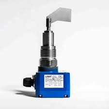 Interruptor de nivel de paleta giratoria Rotonivo ® de UWT,CE/UKCA/TR-CU, 24VDC/22..230 V AC universal voltage, special design,aluminium,  boot shaped 40 x 98 mm (1.57 x 3.86") stainless,  100 mm (3.94")